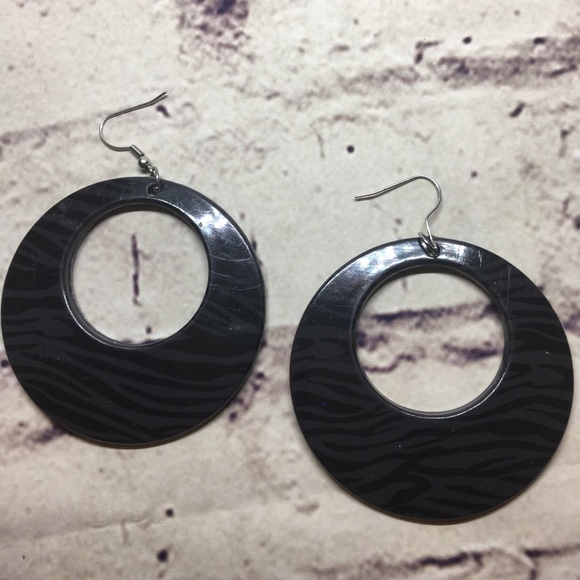 🦓 ANIMAL PRINT EARRINGS - Picture 2 of 3